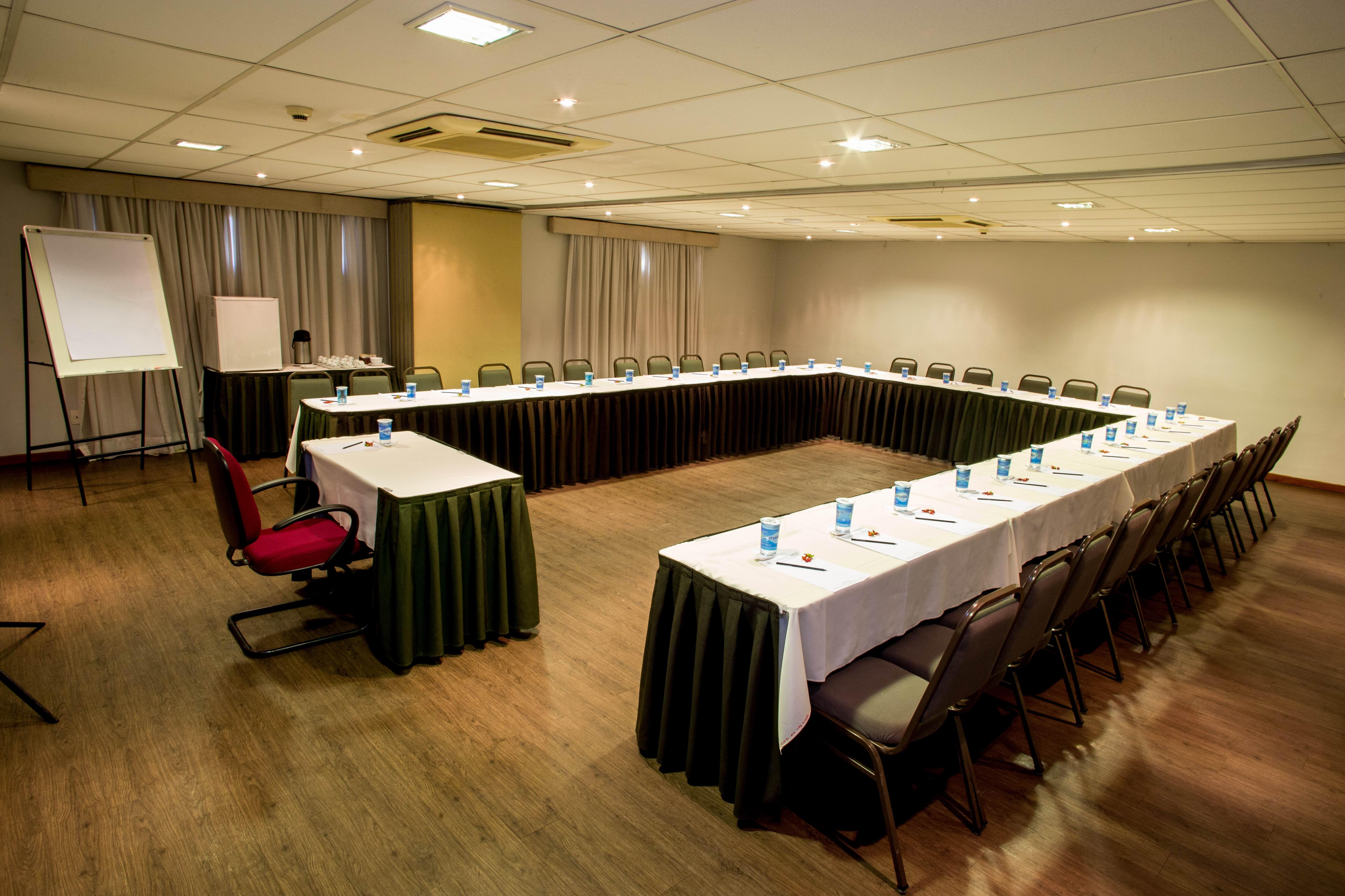Hotel Golden Park Campinas Viracopos By Nacional Inn Exterior photo
