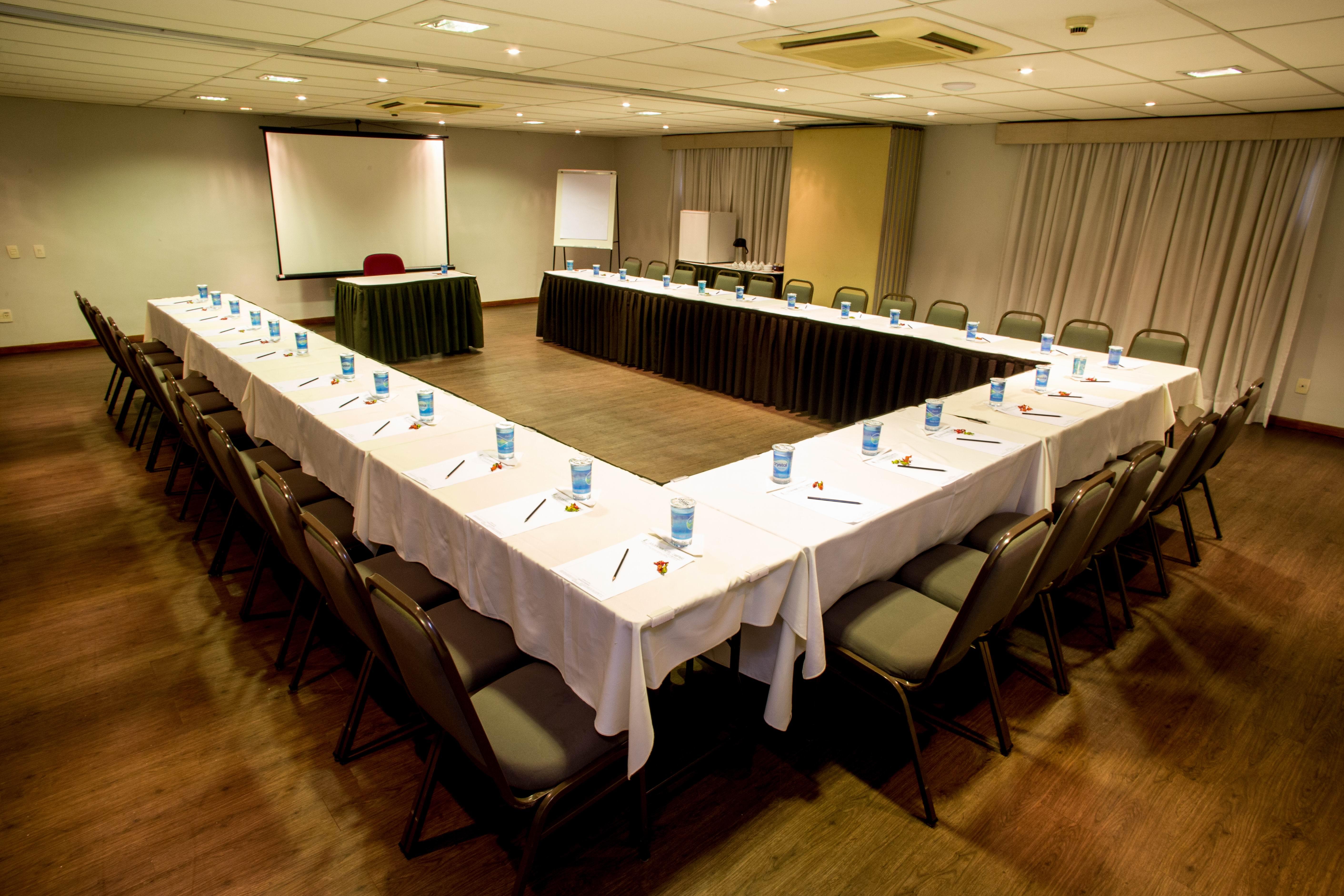 Hotel Golden Park Campinas Viracopos By Nacional Inn Exterior photo